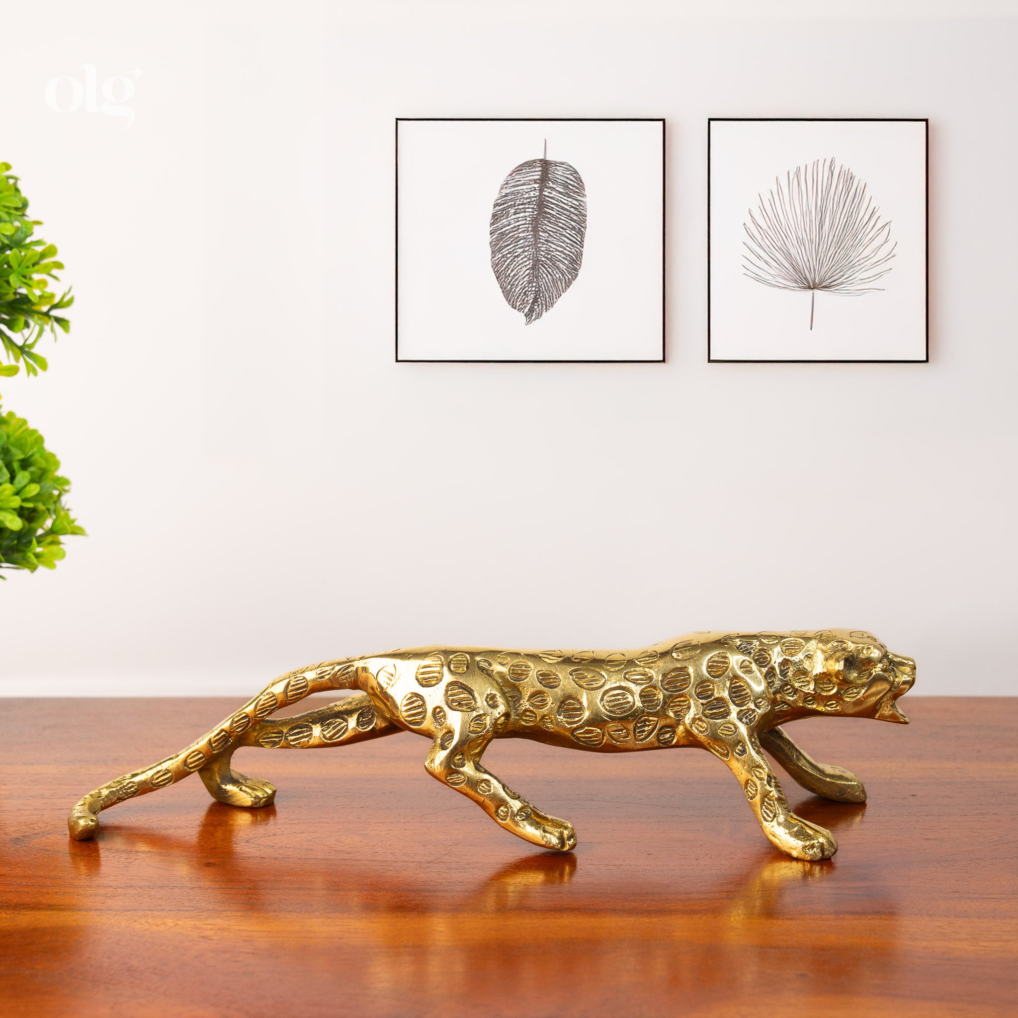 Brass Spotted Leopard Artefact - Handcrafted Showpiece