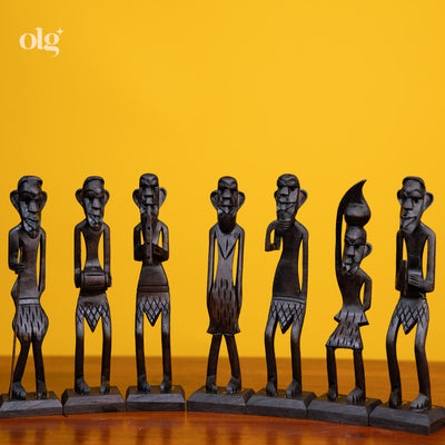 Set of 7 African tribal figurines, decorative showpiece